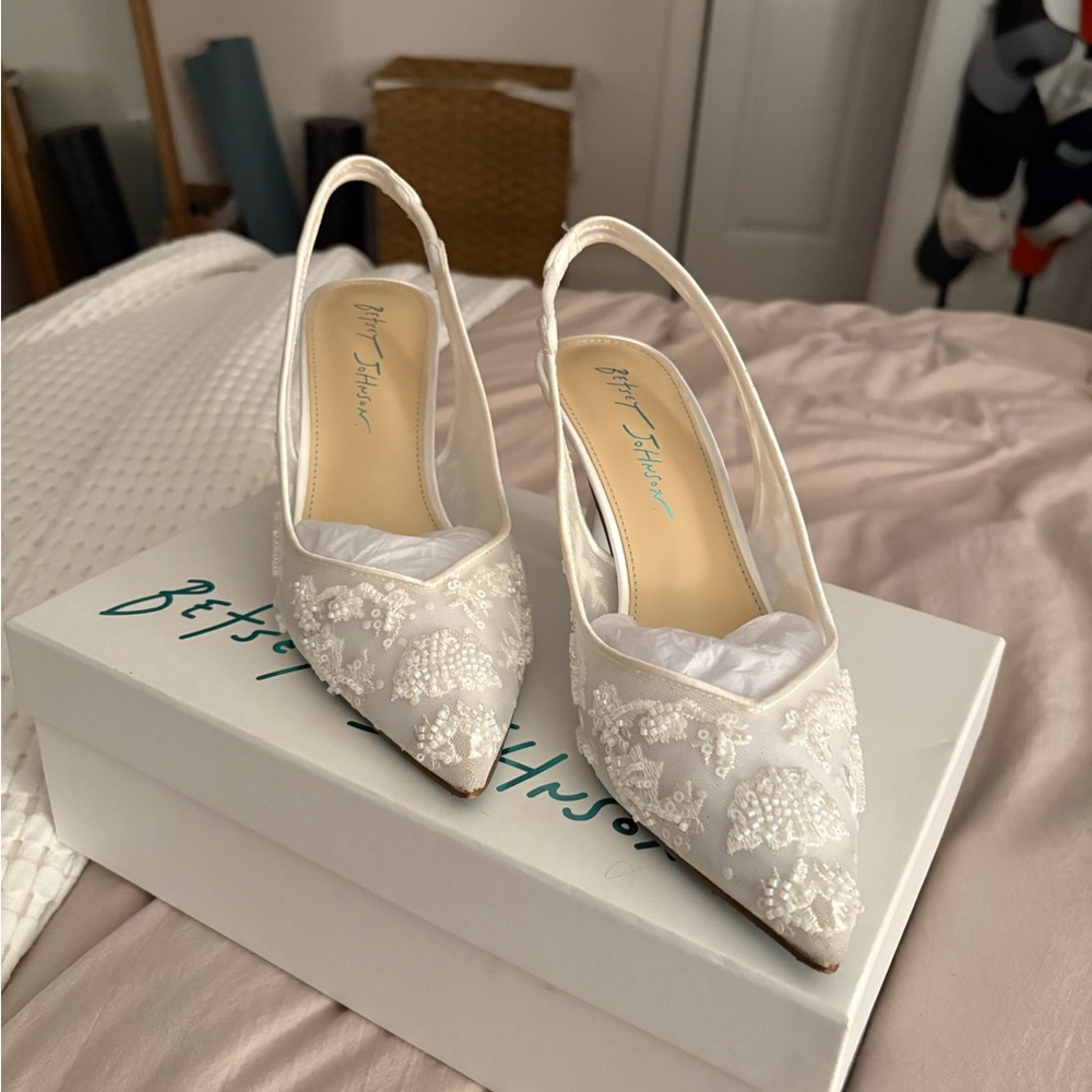 Betsey Johnson Cream Embroidered Heels